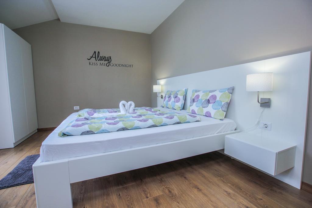 Apartment Doris Porec Esterno foto