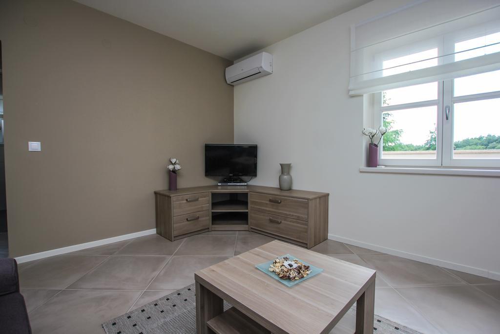 Apartment Doris Porec Esterno foto